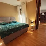 Beautiful Apartment, By Foot Апартаменты *
