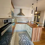 Apartament Beautiful Apartment, By Foot