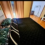 Beautiful Apartment, By Foot Апартаменты *