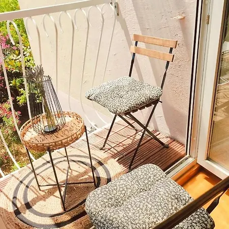 Beautiful Apartment, By Foot Split