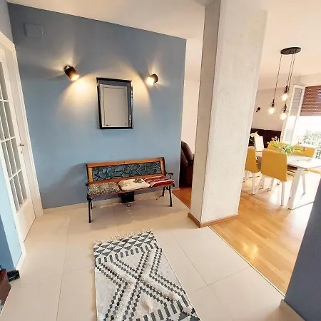 Beautiful Apartment, Close To Apartment *
