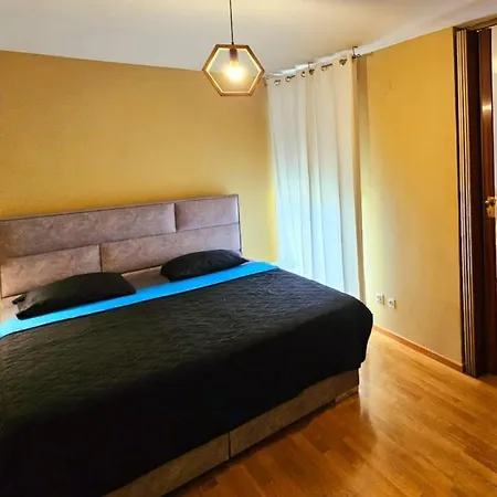 Beautiful Apartment, Close To Apartment *
