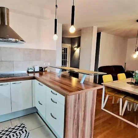 Beautiful Apartment, Close To *