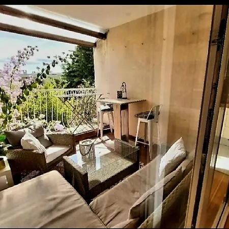 Beautiful Apartment, By Foot *