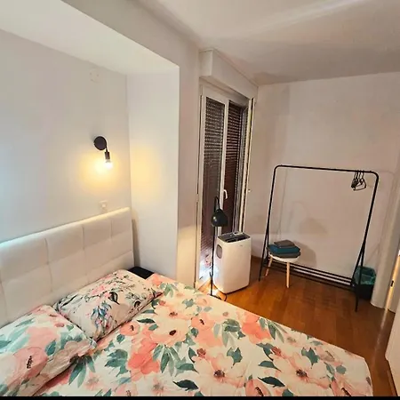 Apartment Beautiful Apartment, Close To *