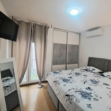 Beautiful Apartment, By Foot سبليت