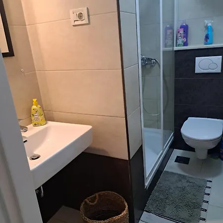 Beautiful Apartment, Close To Apartment *