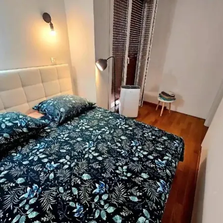 Beautiful Apartment, By Foot