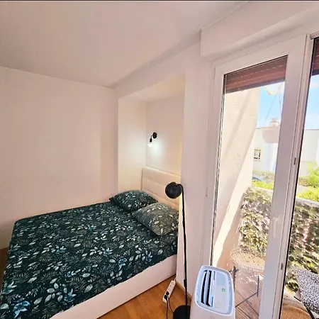 Beautiful Apartment, By Foot سبليت