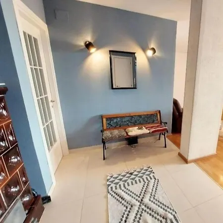 Beautiful Apartment, By Foot شقة
