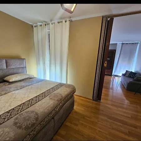 Beautiful Apartment, By Foot شقة سبليت