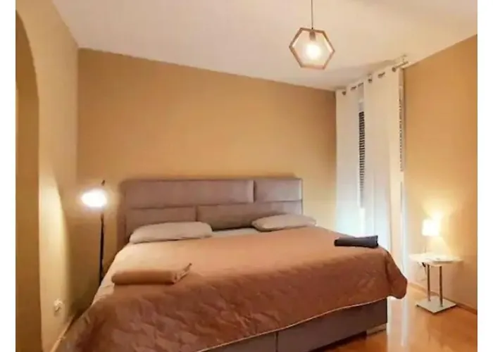 Διαμέρισμα Beautiful Apartment, By Foot