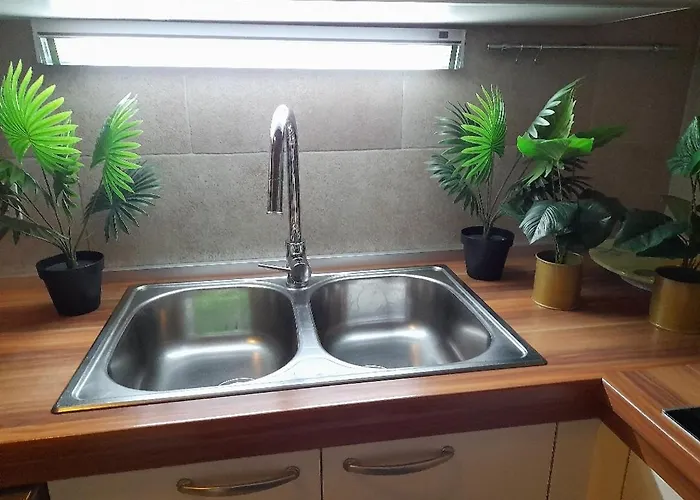 Beautiful Apartment, By Foot Split