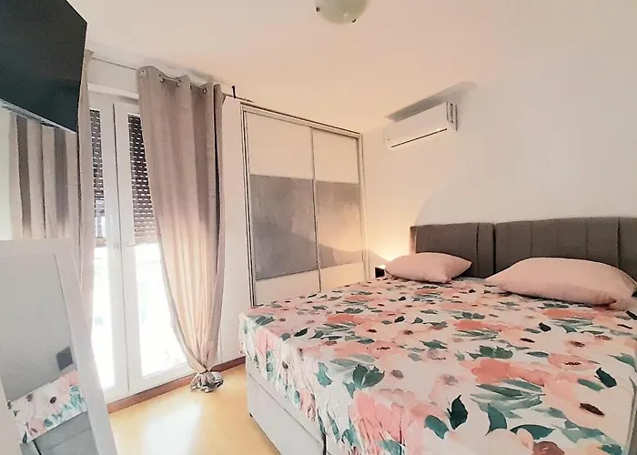 Beautiful Apartment, By Foot Διαμέρισμα *