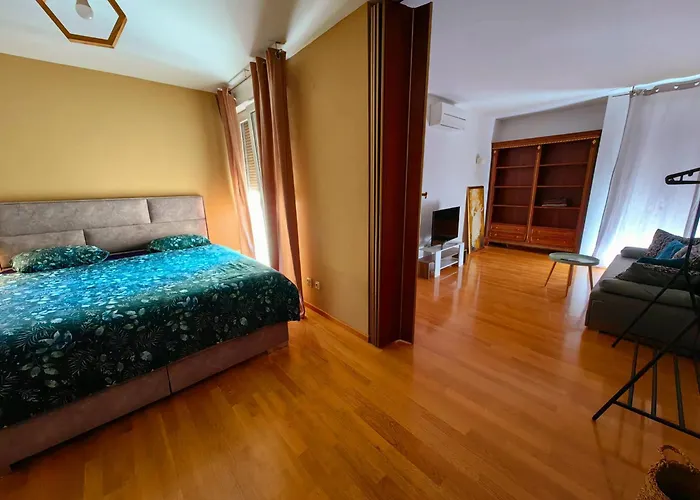 Διαμέρισμα Beautiful Apartment, By Foot