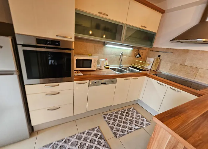 Beautiful Apartment, By Foot Split