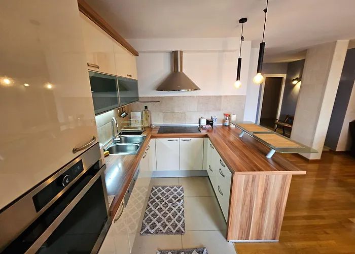 Beautiful Apartment, By Foot Split