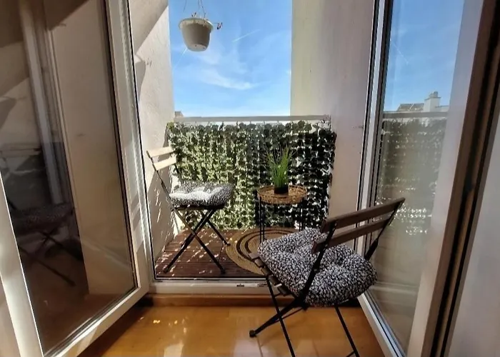 Beautiful Apartment, By Foot Σπλιτ