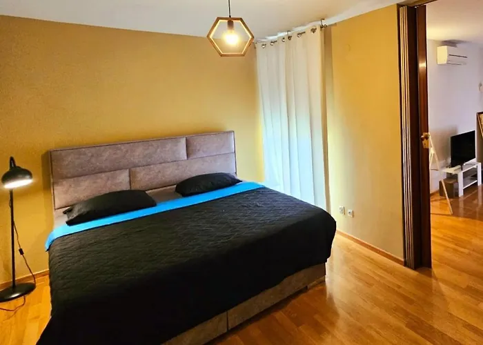 Beautiful Apartment, By Foot Lägenhet *