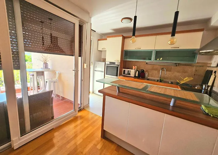 Beautiful Apartment, By Foot * Σπλιτ