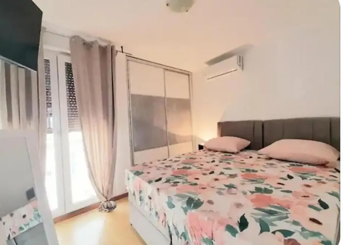 Beautiful Apartment, By Foot Lägenhet