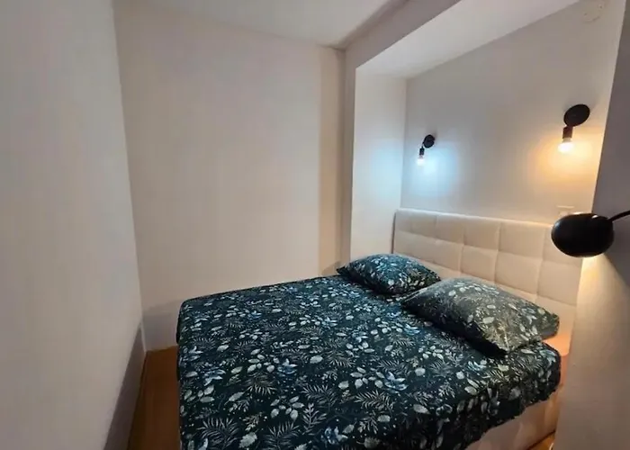 Beautiful Apartment, By Foot Lägenhet *