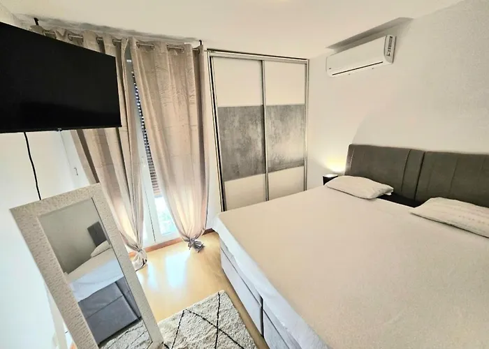 Beautiful Apartment, By Foot * Σπλιτ