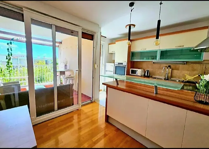 Beautiful Apartment, By Foot Split