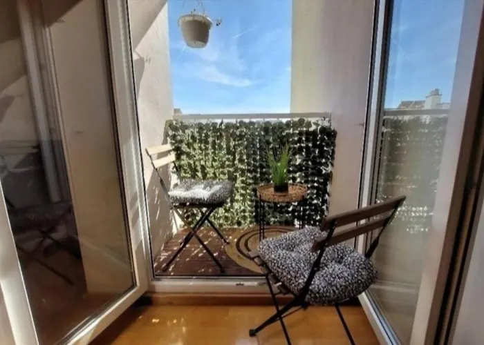 Beautiful Apartment, By Foot Σπλιτ