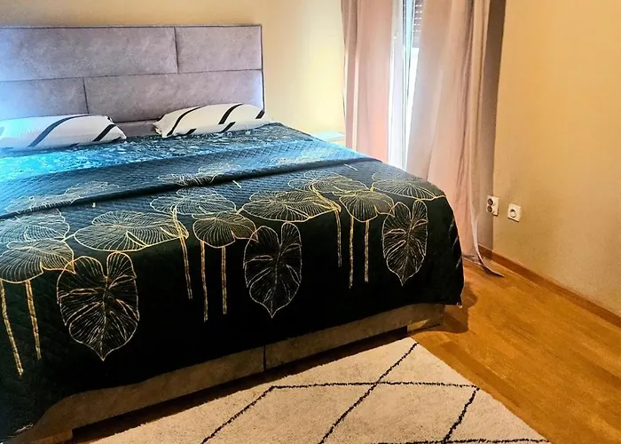 Beautiful Apartment, By Foot Σπλιτ