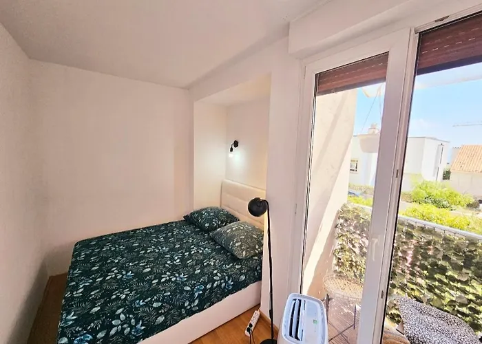 Beautiful Apartment, By Foot Σπλιτ