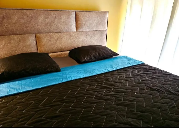 Beautiful Apartment, By Foot