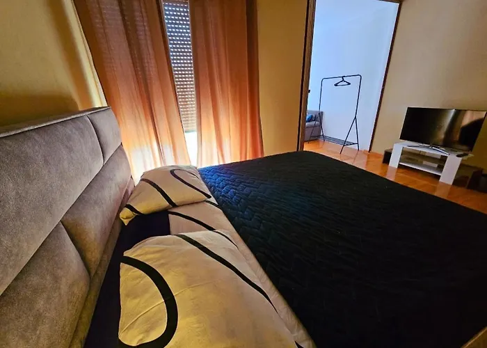 Beautiful Apartment, By Foot * Σπλιτ