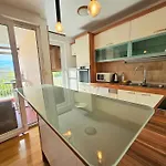 Beautiful Apartment, By Foot 公寓 *