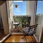 Beautiful Apartment, By Foot 公寓