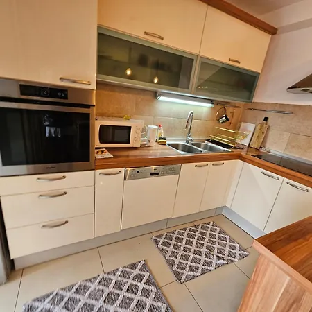 Beautiful Apartment, By Foot Split