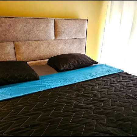 Beautiful Apartment, By Foot Split